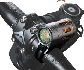 Hi-Tech LED  Bike light CREE XM-L T6 900lm incl. 4800mAh battery, silicon rings and charger