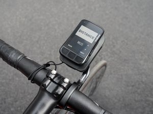 RAVEMEN FR300 USB-C Bike Frontlicht für Garmin/Wahoo Fahrradcomputer