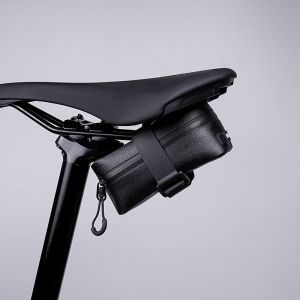 RAVEMEN CB06 – Wasserdichte Satteltasche (Ultra‑leicht, 0,39 L, IPX7)